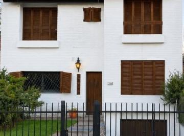 Casa · 205m² · 5 Ambientes · 4 Cocheras · Venta Casa 5 Ambientes en Escobar