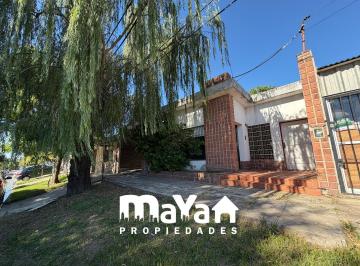 Casa · 110m² · 4 Ambientes · Casa en Venta - Campana