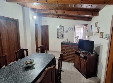 Casa · 231m² · 3 Ambientes · 2 Cocheras · Casa en Venta de Tres Ambientes