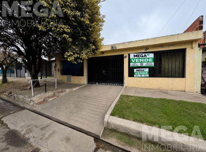 Casa · 201m² · 4 Ambientes · 2 Cocheras