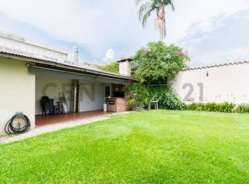 Casa · 280m² · 5 Ambientes · 3 Cocheras · Venta Casa 5 Ambientes con Cochera, Gran Jardin y Parrilla en Ituzaingó