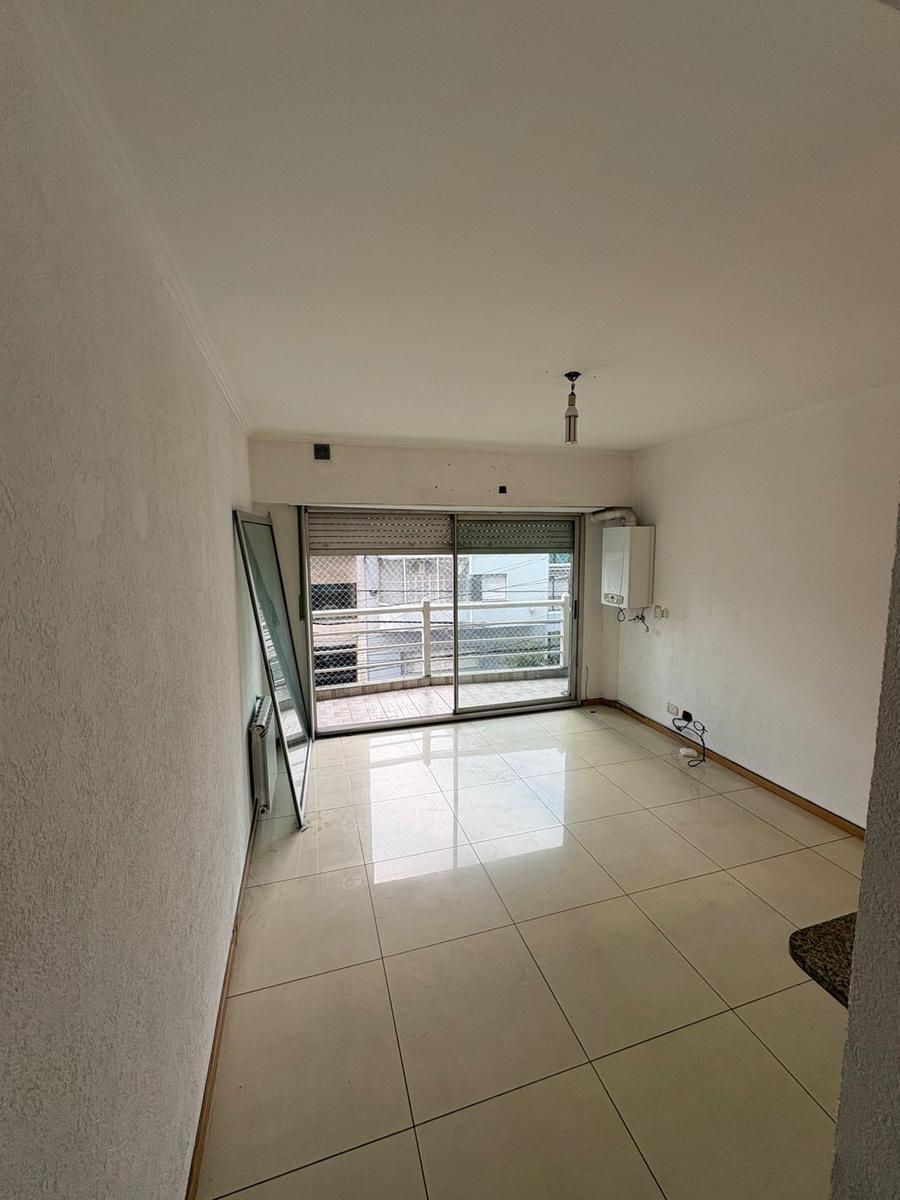 Gral Paz 19, Avellaneda Centro ¡departamento de Tres Ambientes al Frente en Venta!