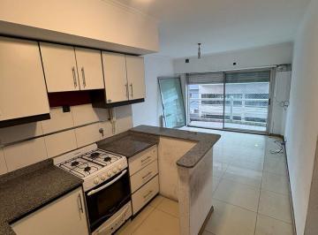 Departamento · 60m² · 3 Ambientes · Departamento de Tres Ambientes Al Frente en Venta en Avellaneda Centro