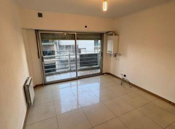 Departamento · 60m² · 3 Ambientes · Departamento de Tres Ambientes Al Frente en Venta en Avellaneda Centro