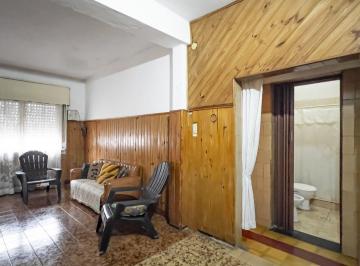 Casa · 170m² · 6 Ambientes · 1 Cochera · Casa 2 Dorm. con Amplio Patio y Casa Atras