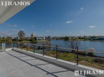 Casa · 250m² · 5 Ambientes · 1 Cochera · Casa en Venta en Barrio Golf El Canton a La Laguna Pg