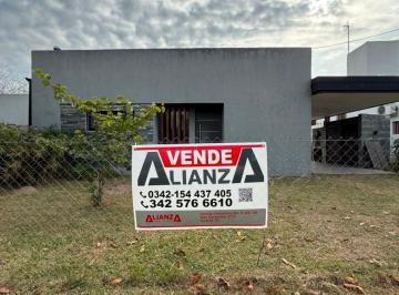 Casa de 4 ambientes, Arroyo Leyes · Se Vende Casa en Faro del Leyes