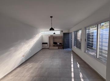 PH · 47m² · 2 Ambientes · 1 Cochera · Impecable PH de 2 Ambientes en Ituzaingó