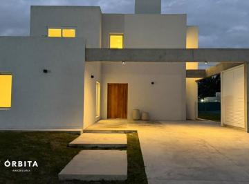 Casa · 262m² · 5 Ambientes · 4 Cocheras · Casa en Venta en Barrio San Simon, Canning, Pileta