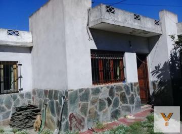 Casa · 100m² · 7 Ambientes · 1 Cochera · Casa en Venta - 5 Dorm. 3 Baños - 300 m² - San Clemente del Tuyú