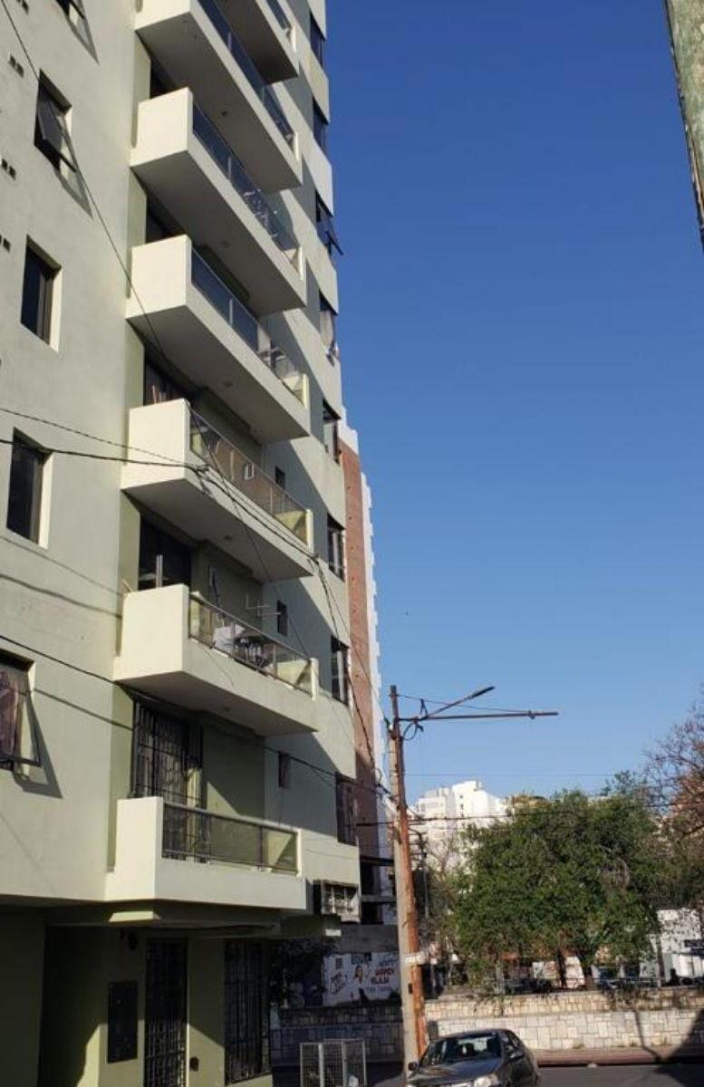 Marcelo T de Alvear al 1000