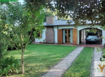 Casa · 105m² · 3 Ambientes · 1 Cochera · Casa en Venta - 2 Dorm. 1 Baño - Mar del Plata