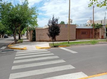 Casa · 340m² · 7 Ambientes · 2 Cocheras · Casa en Barrio Santa a Na