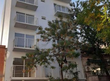 Departamento de 1 ambiente, Constitución · Amplio Monoambiente Luminoso y Ventilado con Parrilla en Monserrat