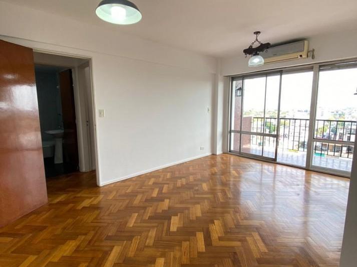 Alquiler - Depto Dos Ambientes con Balcon - Devoto