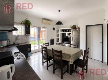 Casa · 132m² · 6 Ambientes · 1 Cochera · Vende Casa 3 Dorm. en Cipolletti Dos Dorm. Planta Baja