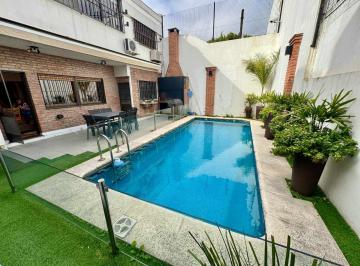Casa · 305m² · 5 Ambientes · 2 Cocheras · Venta Casa Coghlan 5 Amb Pileta Parrilla 2 Coch.