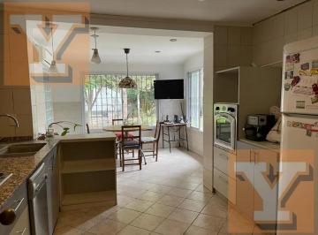 Casa · 150m² · 5 Ambientes · 3 Cocheras · Casa en Venta - 3 Dorm. 3 Baños - Quincho Parrilla - 600 m² - San Miguel