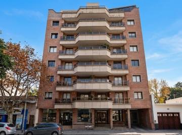 Departamento · 75m² · 3 Ambientes · 1 Cochera · Departamento en Caseros Al 1700