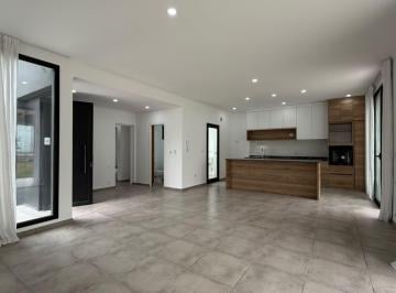 Casa · 94m² · 3 Ambientes · 1 Cochera · Casa en Venta en 138 Entre 471 y 472