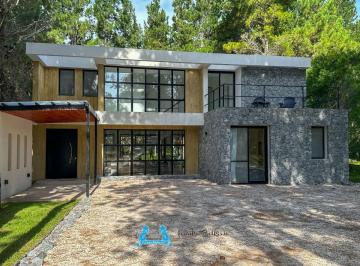 Casa de 5 ambientes, Costa Esmeralda · Casa de 247 m² con 4 Dorm. Venta Costa Esmeralda Entorno Arbolado