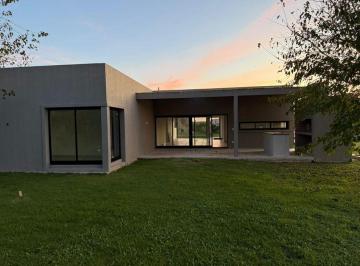 Casa · 875m² · 5 Ambientes · Casa en Venta en Barrio Lagos de Caning 2!
