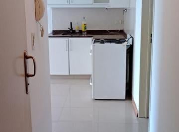 Departamento de 3 ambientes, Parque Patricios · Departamento 3 Ambientes a La Calle con Balcon