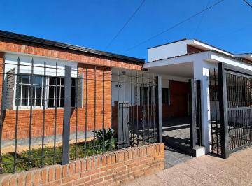 Foto · Casa en Alquiler B Los Gigantes - Cochera Doble y 4 Dorm.