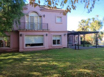 Casa · 1200m² · 4 Ambientes · 2 Cocheras · Venta Casa 4 Ambientes en El Bosque, Campana
