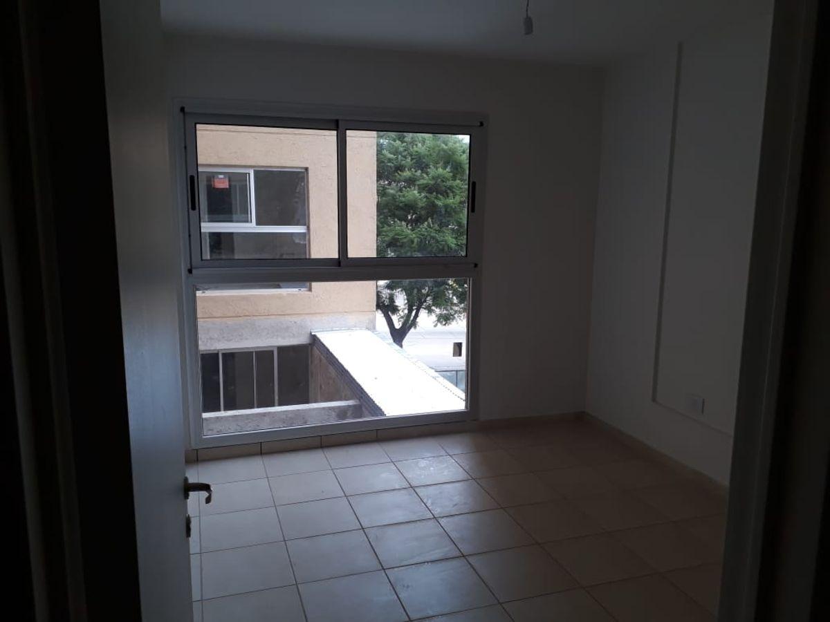Avenida J. M. de Pueyrredón 843