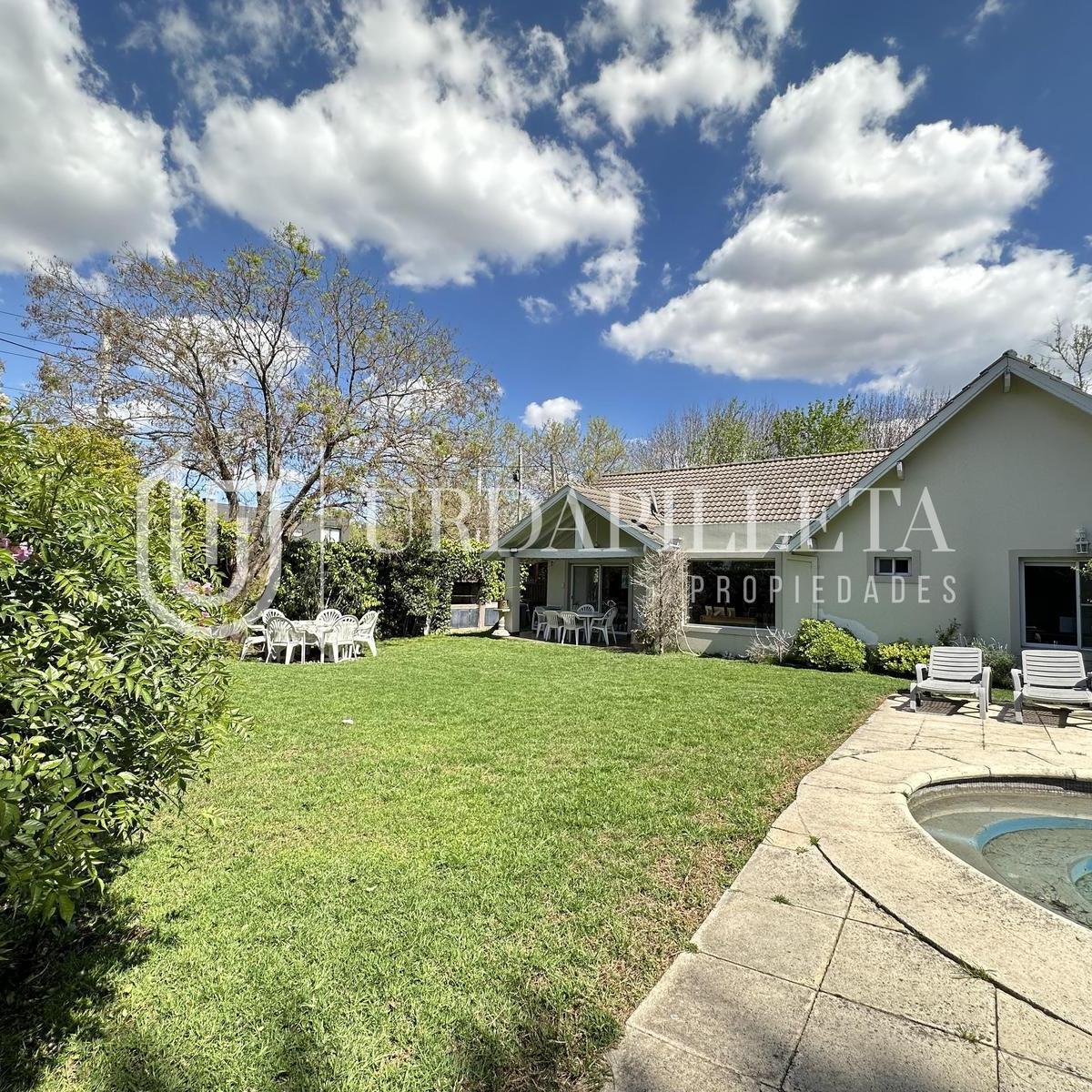 Casa en Venta de 5 Ambientes en Los Senderos