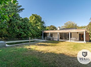 Casa · 137m² · 4 Ambientes · 4 Cocheras · Venta Casa 4 Amb Barrio Sausalito, Pilar 3 Dorm Suite Galería Parrilla Piscina