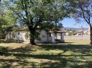 Casa · 152m² · 5 Ambientes · Venta Casa con Amplio Terreno (1430 M) Apto Inversión/ Subdivisión/ Desarrollo