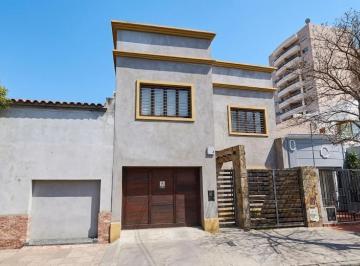 Casa · 430m² · 4 Dormitorios · 2 Cocheras · Casa en Vicente Lopez Al 800