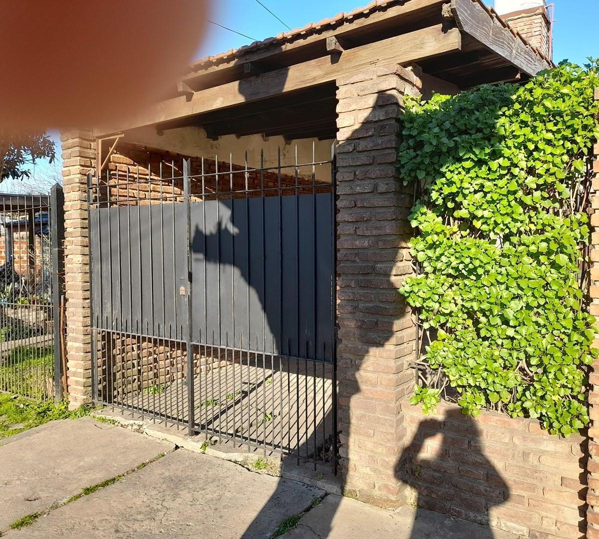 Casa en alquiler en Juan Ramon Gimenez al 900 del viso 900