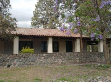 Casa · 2662m² · 3 Ambientes · 2 Cocheras · Casa en Rosario de Lerma