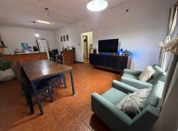 Casa · 65m² · 3 Ambientes · Casa Venta 3 Ambientes con Lote Propio Ituzaingo