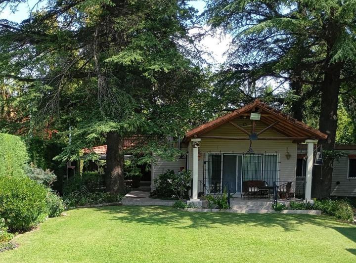 Casa · 207m² · 5 Ambientes · 2 Cocheras