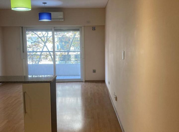 Monoambiente en Alquiler Al Frente con Balcón Laundry Gym