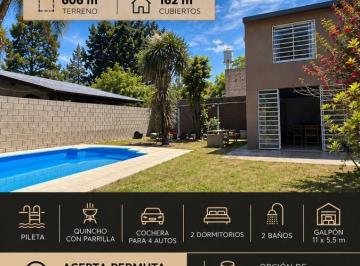 Casa · 162m² · 3 Ambientes · 4 Cocheras · Oportunidad Venta Casa Quinta Pileta Quincho y Deposito Escucha Ofertas