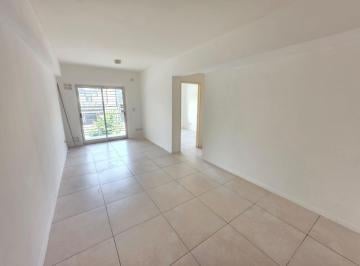 Departamento · 37m² · 2 Ambientes · Departamento 2 Ambientes Al Frente con Balcón y Amenities, Ideal Airbnb, Apto Prof. Flores