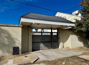 Departamento · 51m² · 3 Ambientes · 1 Cochera · Departamento Dúplex en Venta en San Carlos, La Plata, G. B. a. Zona Sur