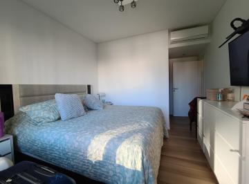 Departamento · 90m² · 3 Ambientes · 1 Cochera · Venta con Renta | 3 Ambientes con Cochera en Yrigoyen Boulevard - Vicente López.