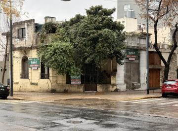 Local comercial · 4 Ambientes · Casa en Urquiza R