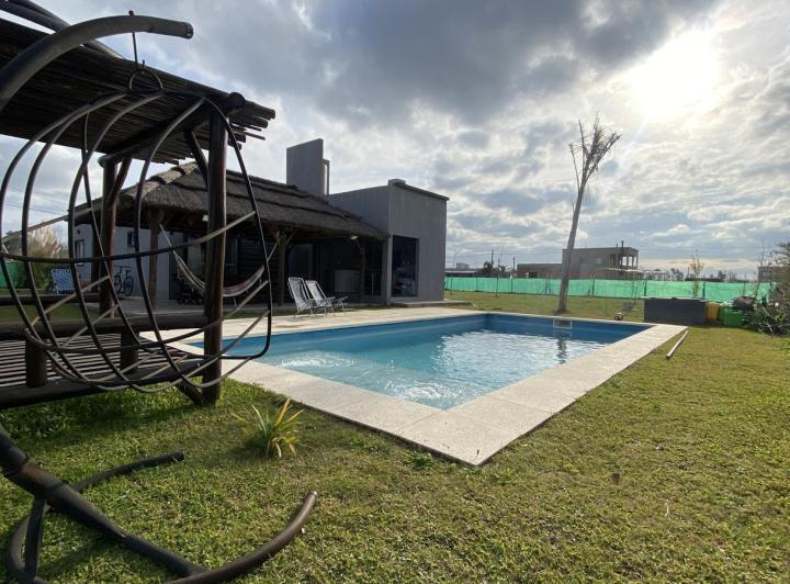 Casa · 105m² · 4 Ambientes · 2 Cocheras