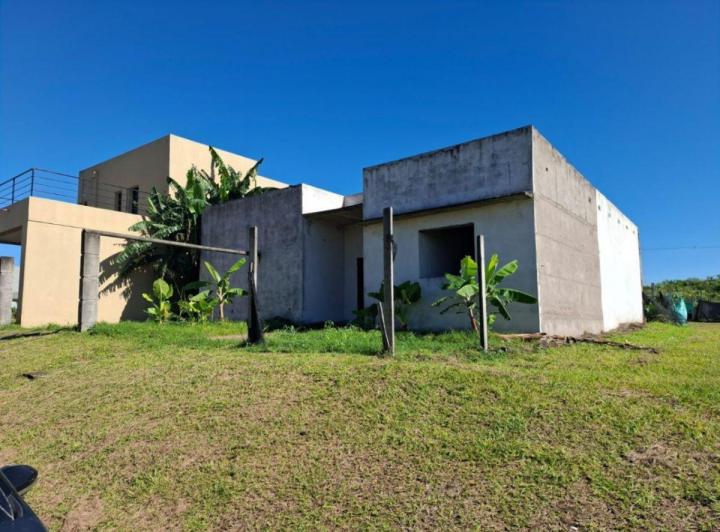 Casa · 180m² · 4 Ambientes · 1 Cochera
