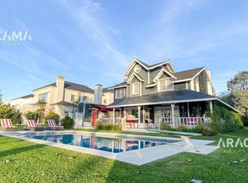 Casa · 275m² · 6 Ambientes · Venta Casa en Saint Thomas - Canning