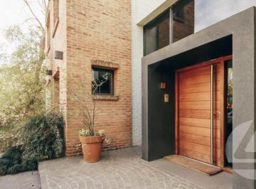 Casa · 250m² · 5 Ambientes · 1 Cochera · Venta Casa en Saint Thomas - Canning