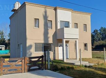 Casa · 161m² · 4 Ambientes · 2 Cocheras · Venta Casa 4 Ambientes, 3 Baños, Barrio Parque Sakura, Exaltacion de La Cruz, Apta Credito