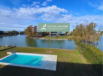 Casa · 200m² · 5 Ambientes · 4 Cocheras · Casa a La Laguna | El Canton| Barrio Norte | 3 Dorm. | Dependencia | Pileta